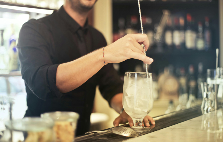 Обязанности бармена-официанта