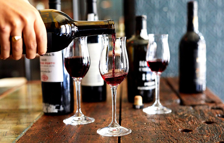 Какие бокалы использовать для крепленых вин